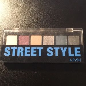Eyeshadow palette